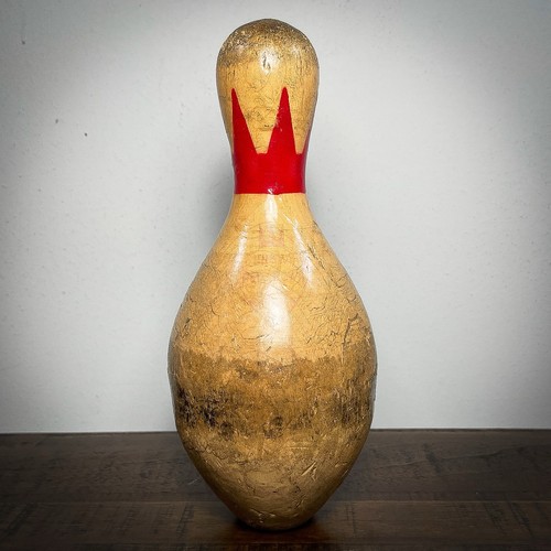 Brunswick red crown - crown, pin