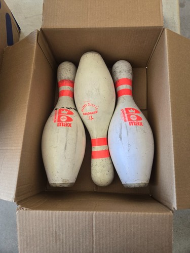 Bowling pins used - used,
