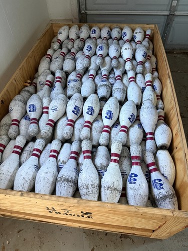 Ten bowling pins - ten,